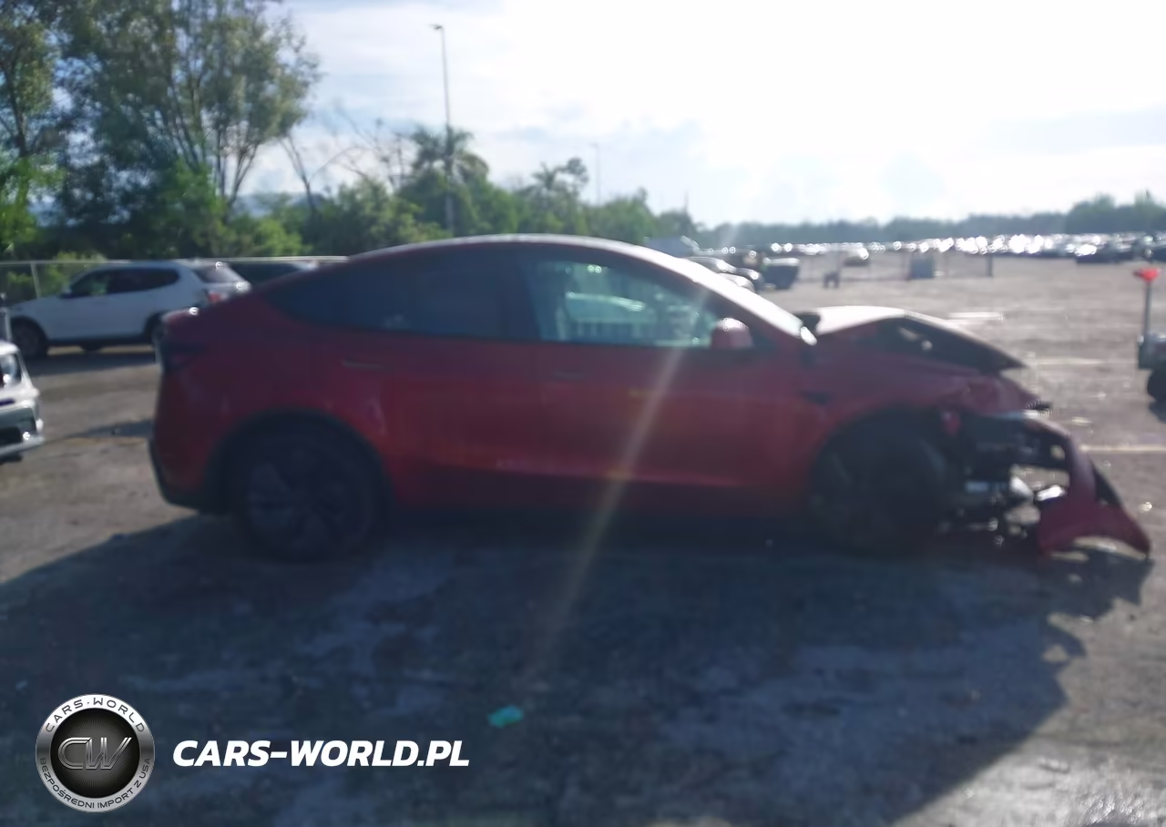 2026 Tesla Model Y Premium Rear-Wheel Drive-Rear-Wheel Drive VIN:7SAYGDED7TA654176 - 13