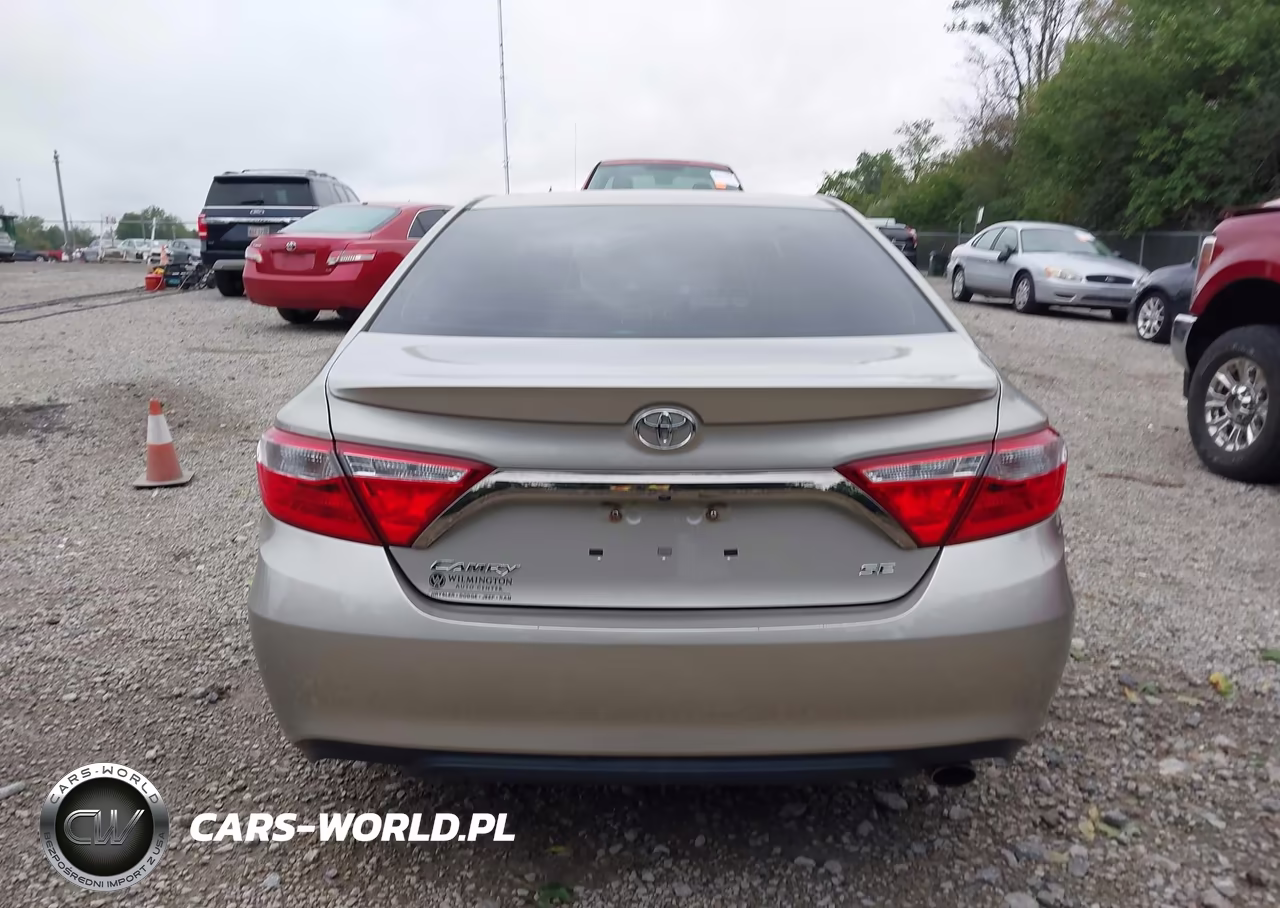 2015 Toyota Camry Se VIN:4T1BF1FK5FU995782 - 16