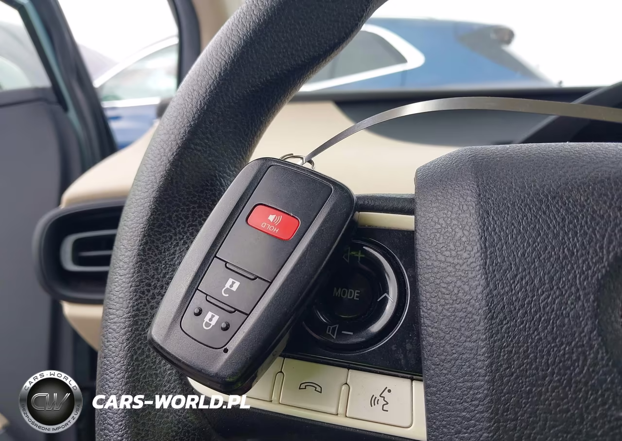 2017 Toyota Prius Two VIN:JTDKBRFU0H3047413 - 11