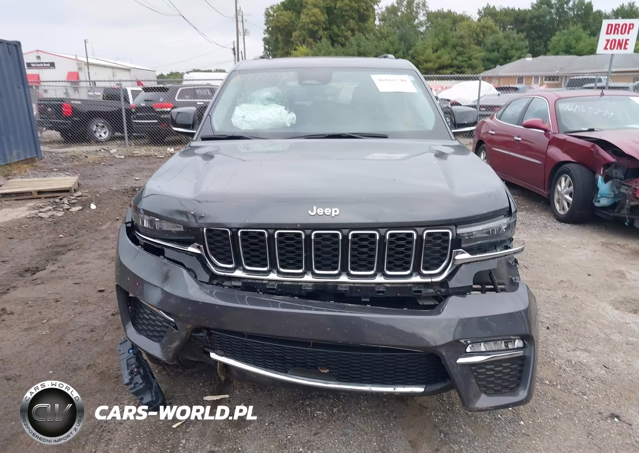 2023 Jeep Grand Cherokee Limited 4X4 VIN:1C4RJHBG3PC667201 - 13