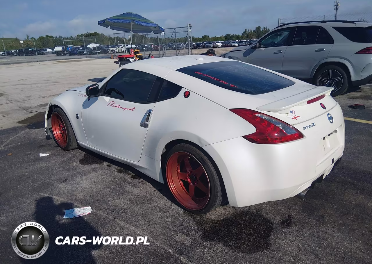 2013 Nissan 370Z Touring VIN:JN1AZ4EH7DM380407 - 3