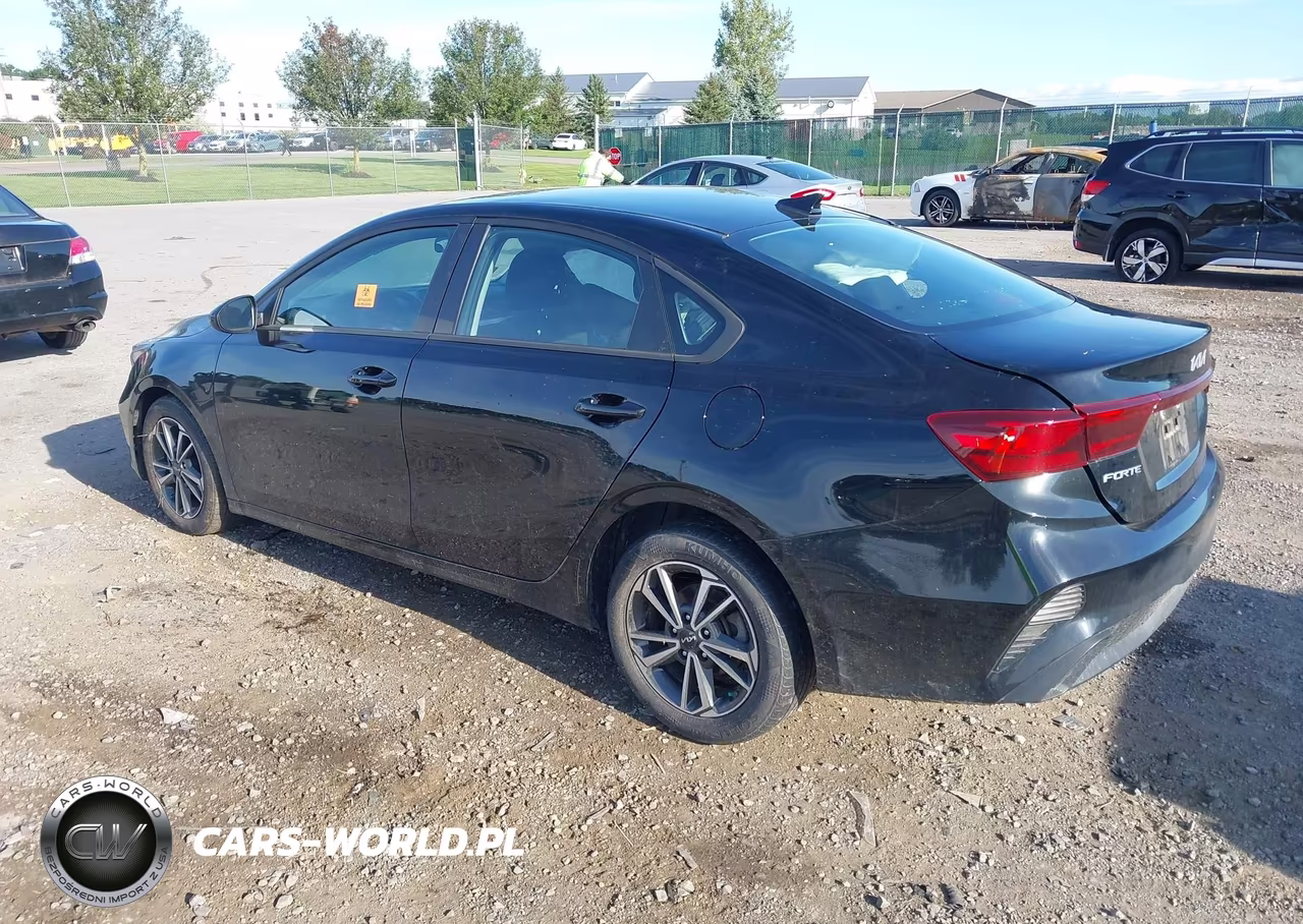 2023 Kia Forte Lxs VIN:3KPF24AD0PE586732 - 3