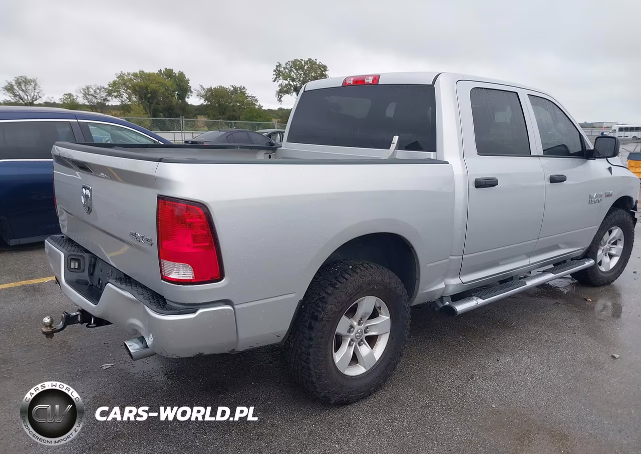 2017 Ram 1500 VIN:3C6RR7KT0HG747349 - 4