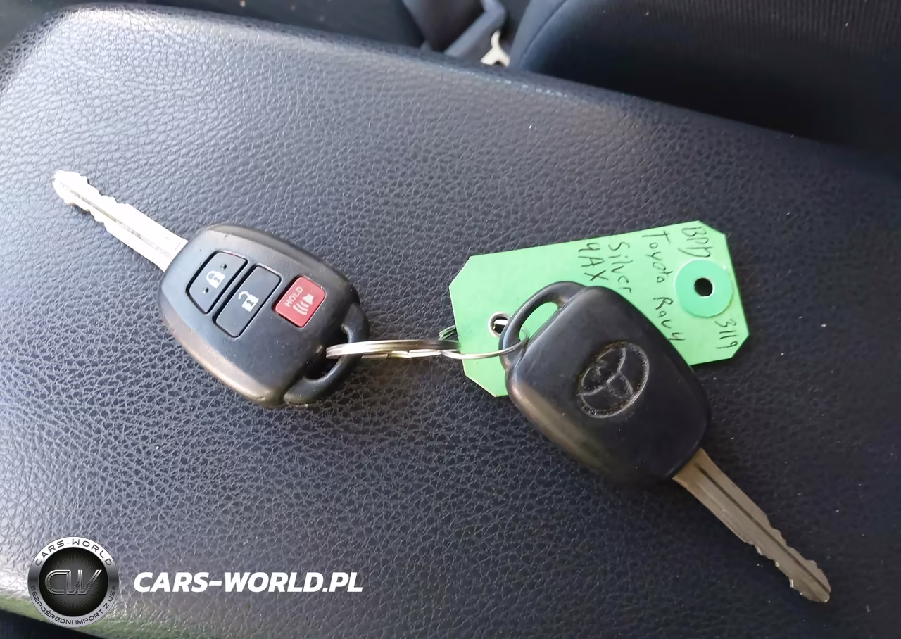 2017 Toyota Rav4 Le VIN:JTMBFREV3HJ142252 - 11