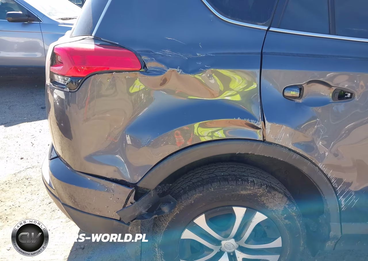 2017 Toyota Rav4 Le VIN:JTMBFREV3HJ142252 - 14