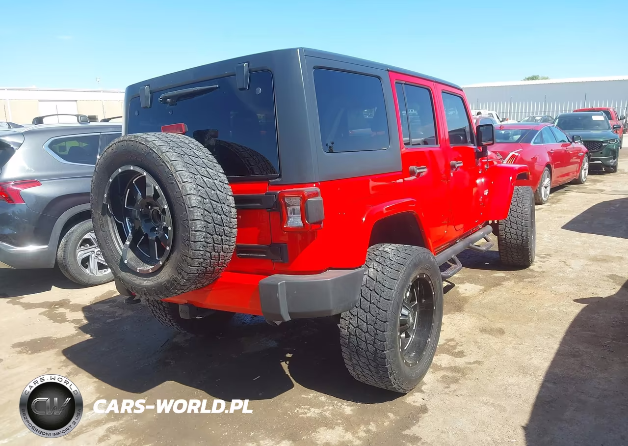 2017 Jeep Wrangler Unlimited Sahara VIN:1C4BJWEG3HL592065 - 4