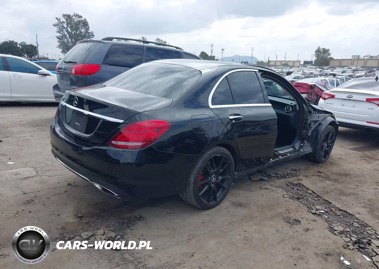 2015 Mercedes-Benz C 300 4Matic VIN:55SWF4KB1FU038666 - 4