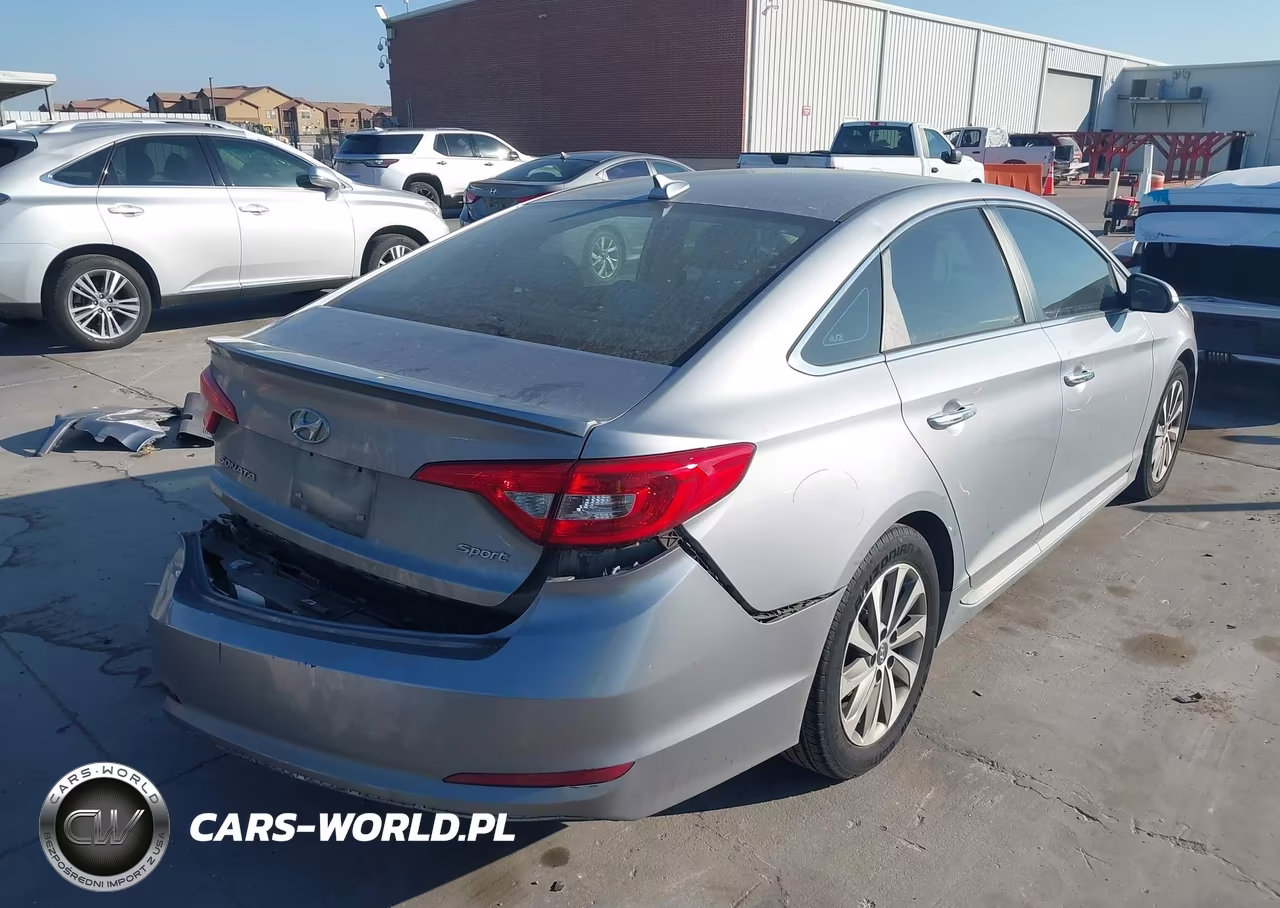 2017 Hyundai Sonata Sport VIN:5NPE34AF8HH524633 - 4