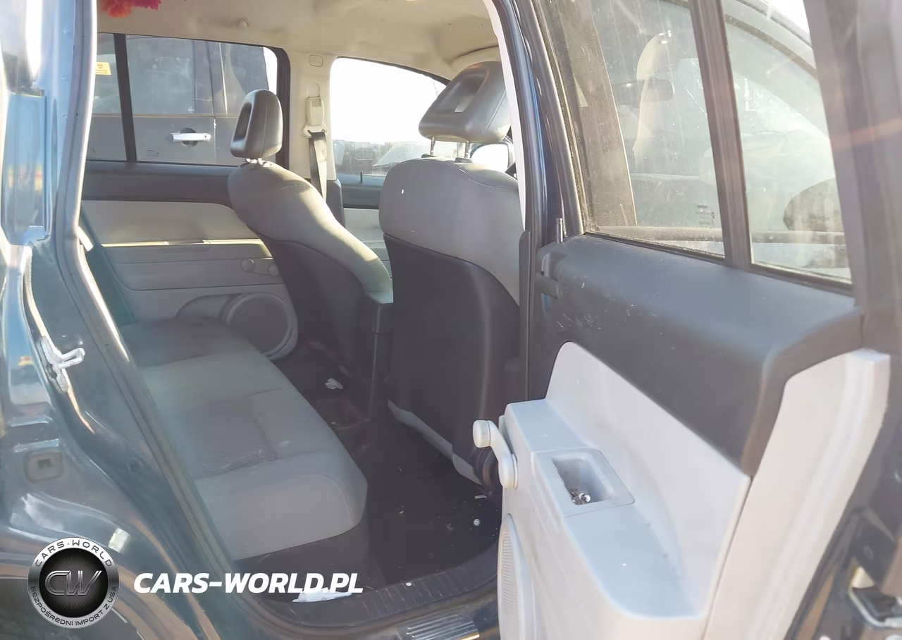2007 Jeep Compass Sport VIN:1J8FF47W57D130104 - 8