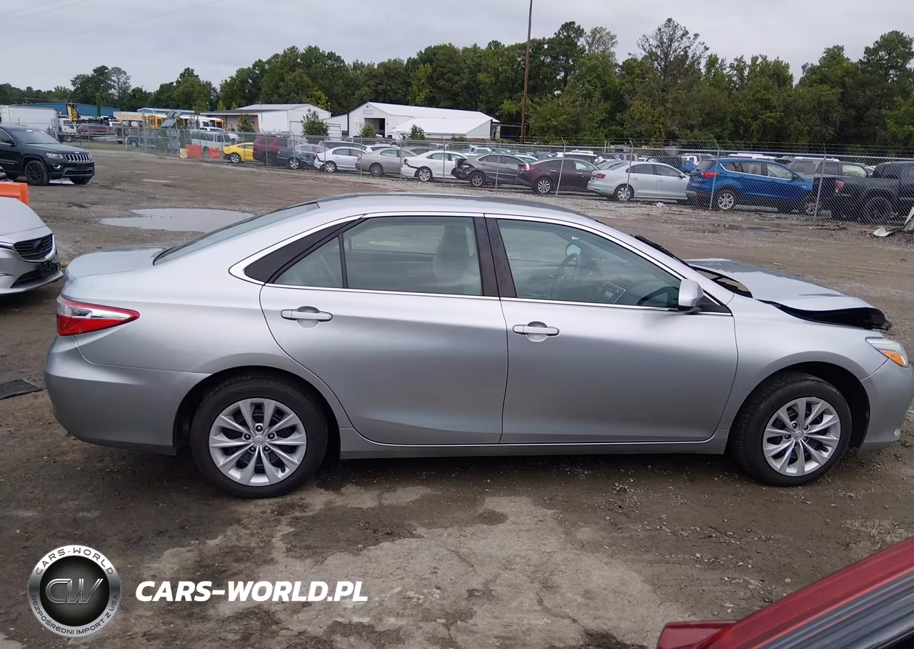 2016 Toyota Camry Le VIN:4T4BF1FK6GR583409 - 13
