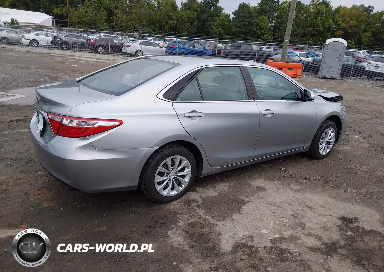 2016 Toyota Camry Le VIN:4T4BF1FK6GR583409 - 4