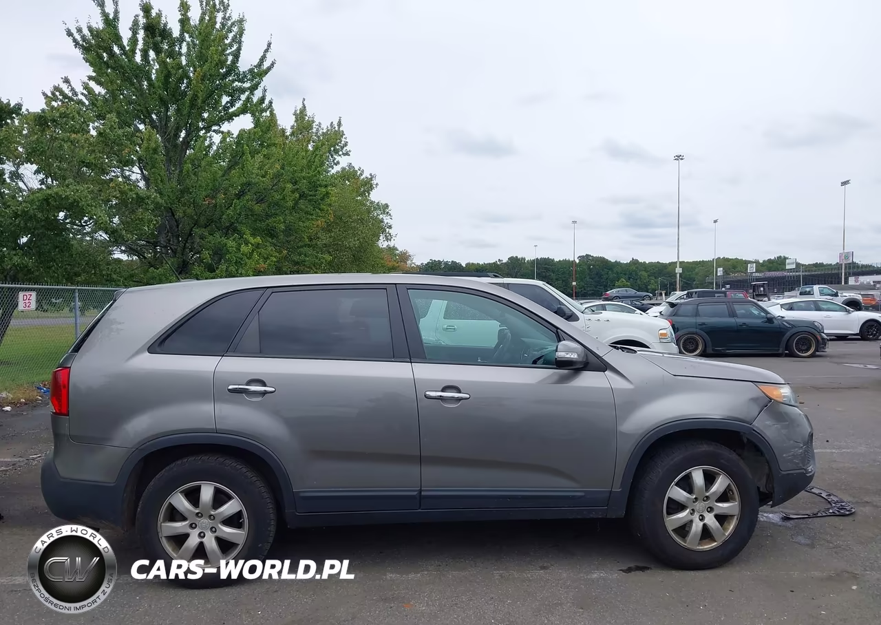 2011 Kia Sorento Lx VIN:5XYKT3A14BG056111 - 13