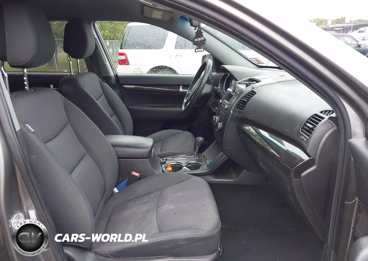 2011 Kia Sorento Lx VIN:5XYKT3A14BG056111 - 5