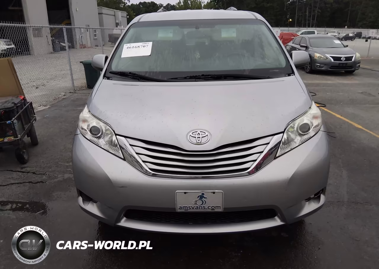 2015 Toyota Sienna Le 8 Passenger VIN:5TDKK3DC5FS551006 - 12