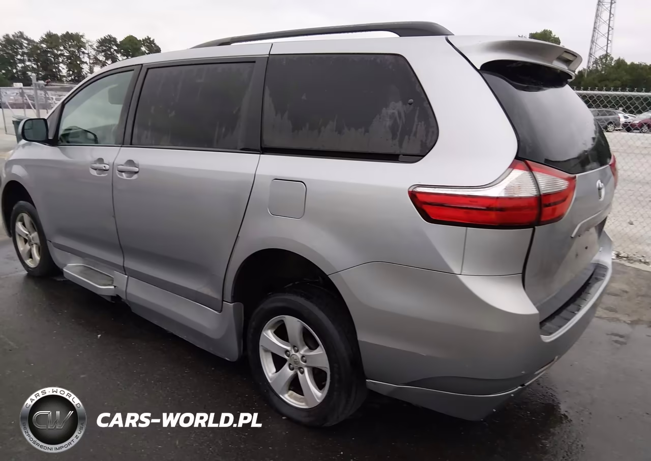 2015 Toyota Sienna Le 8 Passenger VIN:5TDKK3DC5FS551006 - 3