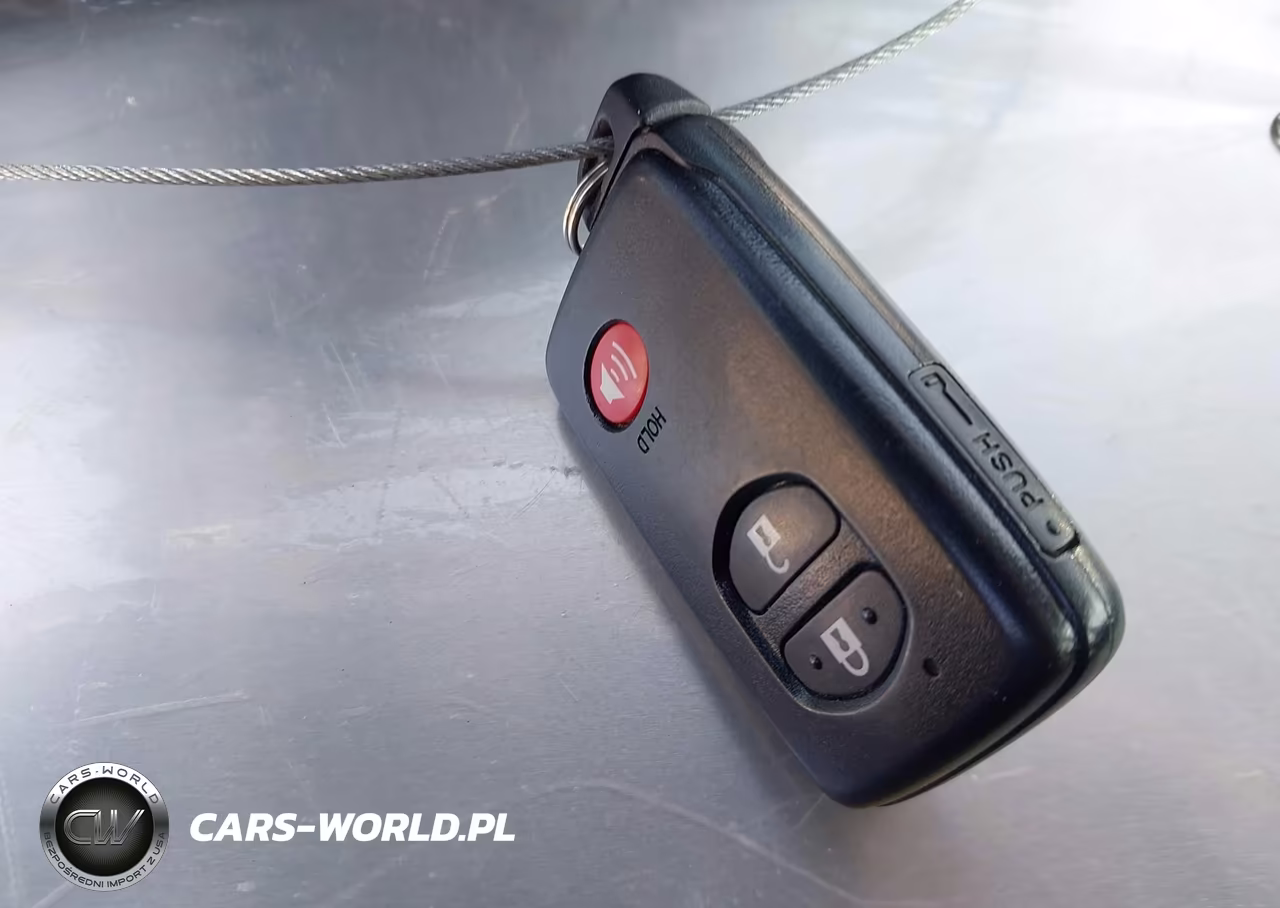 2013 Toyota Prius Two VIN:JTDKN3DU7D5680934 - 11