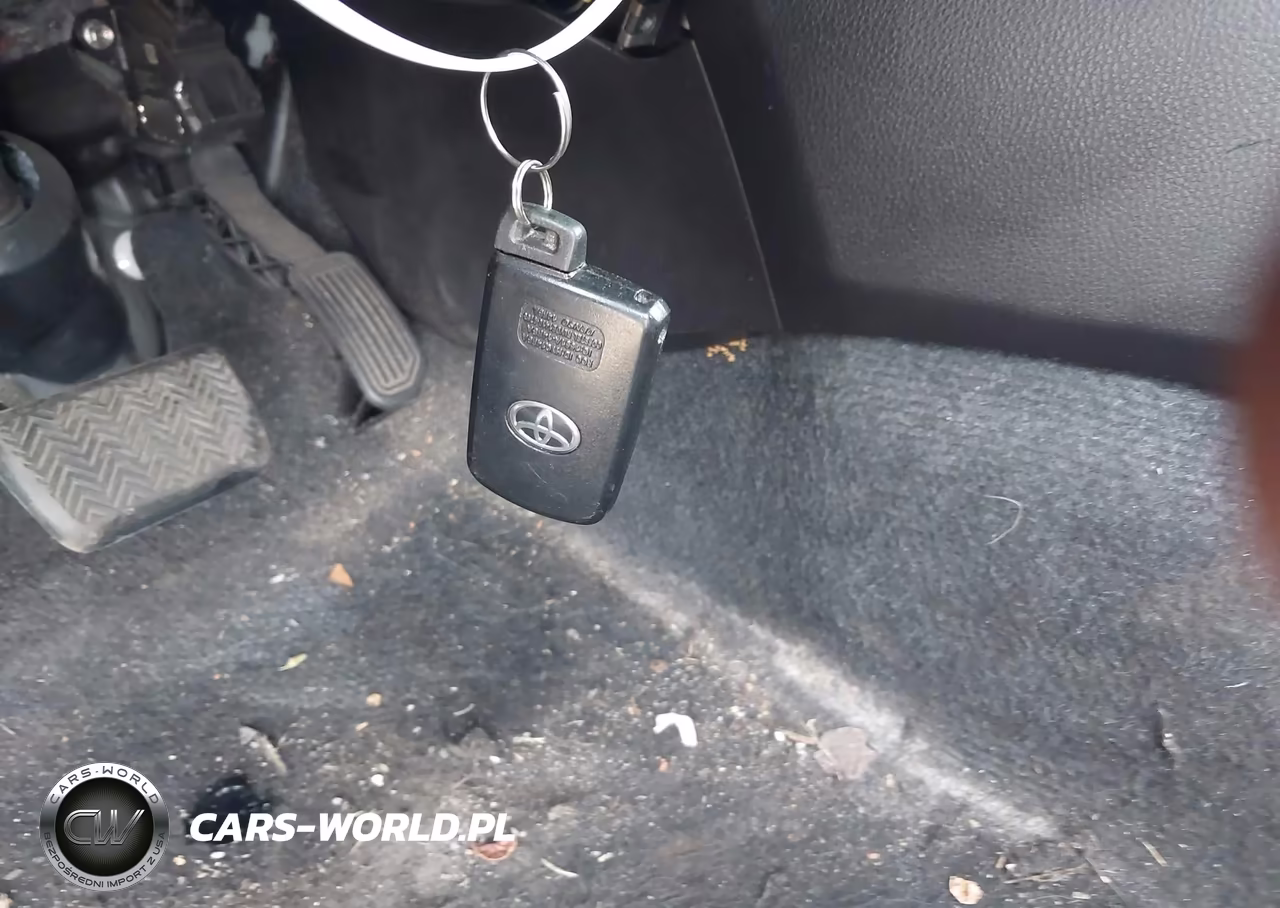 2018 Toyota Rav4 Xle VIN:2T3RFREVXJW850844 - 11
