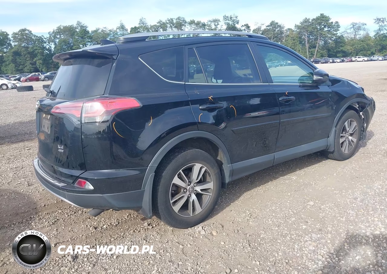 2018 Toyota Rav4 Xle VIN:2T3RFREVXJW850844 - 4