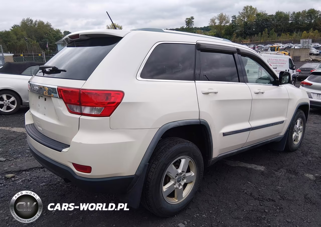 2012 Jeep Grand Cherokee Laredo VIN:1C4RJFAG7CC126409 - 4