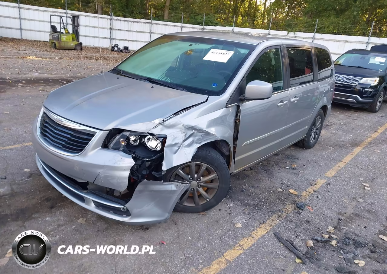 2015 Chrysler Town & Country S VIN:2C4RC1HG4FR698066 - 2