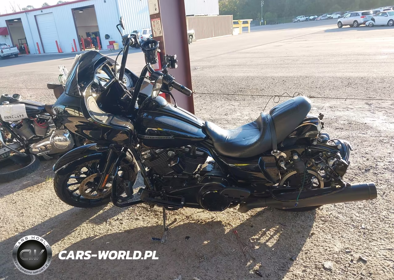 2018 Harley-Davidson Fltrxs Road Glide Special VIN:1HD1KTC16JB669673 - 12