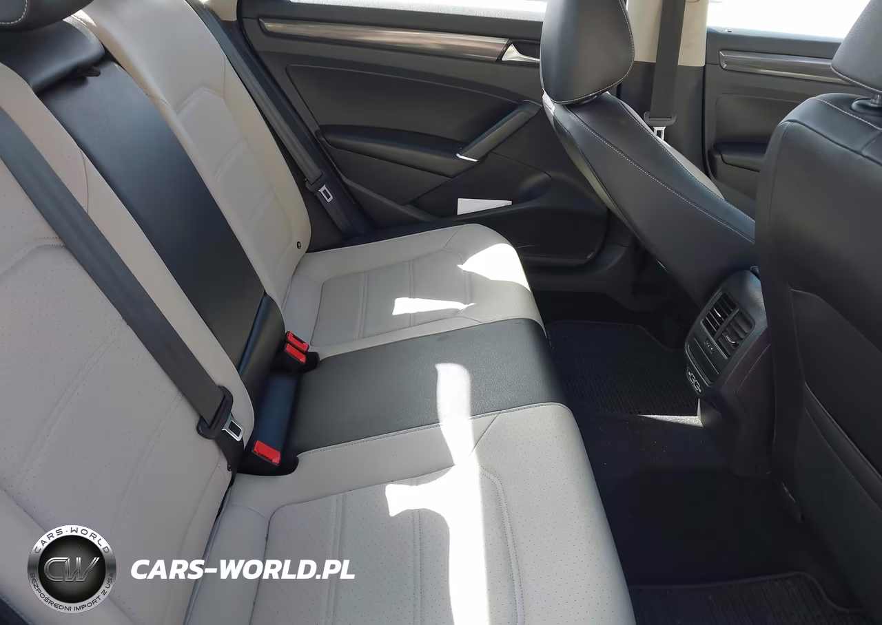 2020 Volkswagen Passat 2.0T R-Line VIN:1VWMA7A31LC024999 - 8