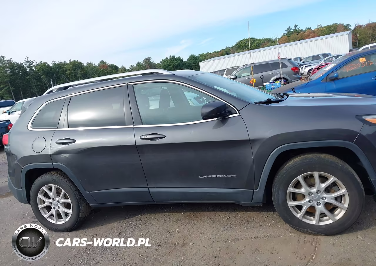 2015 Jeep Cherokee Latitude VIN:1C4PJMCS6FW587343 - 14