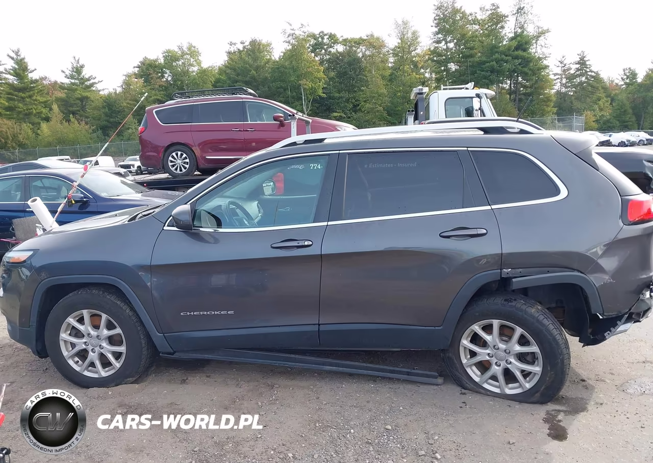 2015 Jeep Cherokee Latitude VIN:1C4PJMCS6FW587343 - 15
