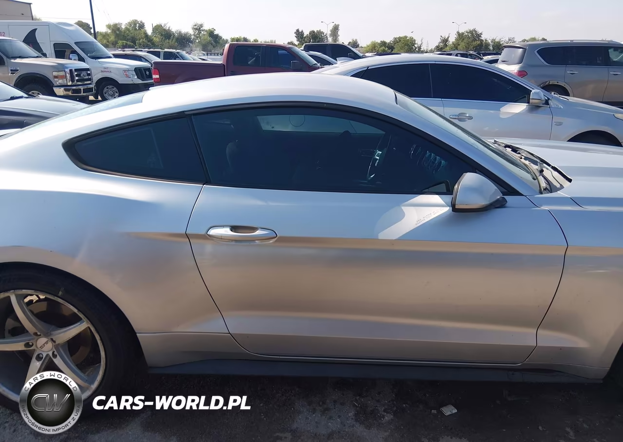 2015 Ford Mustang V6 VIN:1FA6P8AMXF5313970 - 13