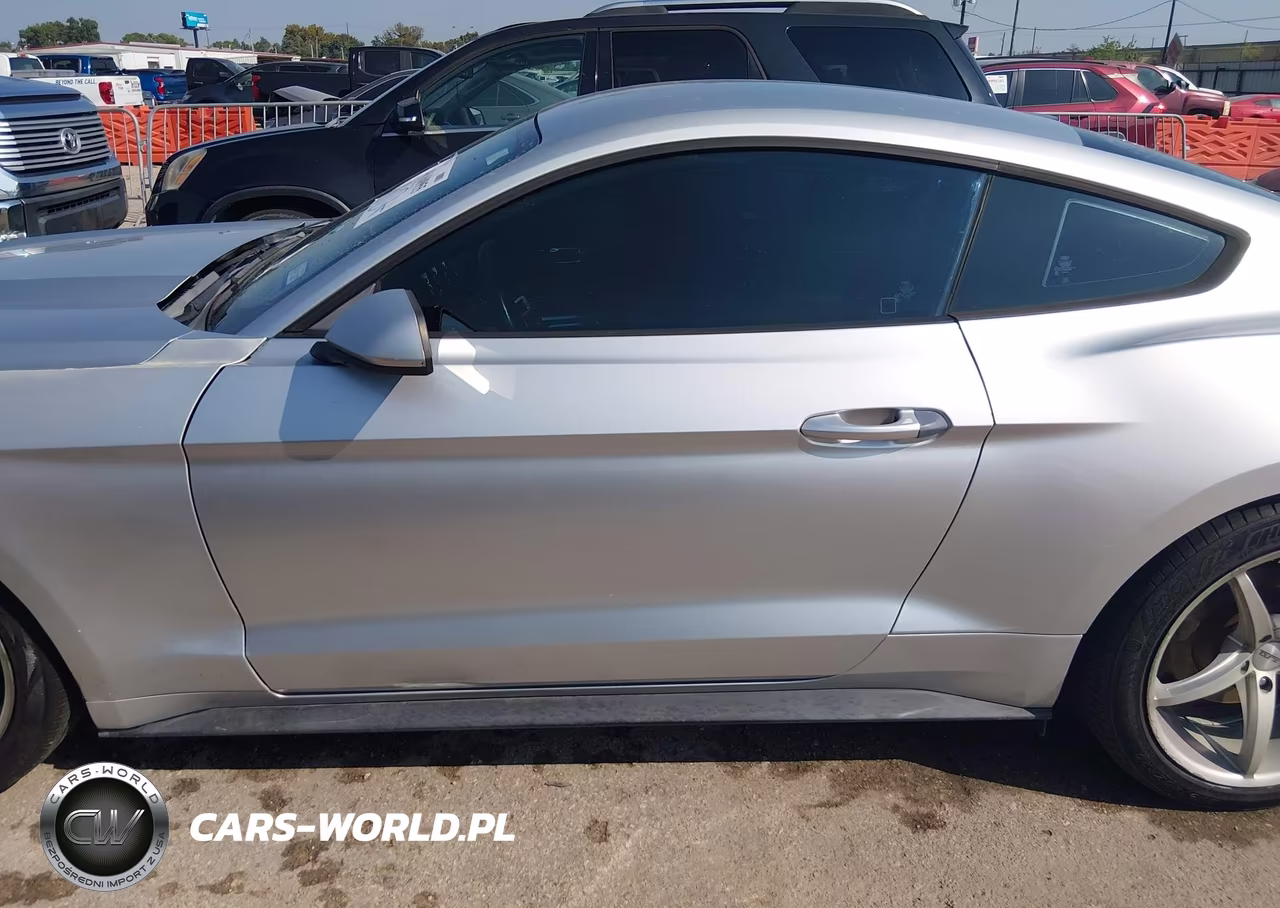 2015 Ford Mustang V6 VIN:1FA6P8AMXF5313970 - 14