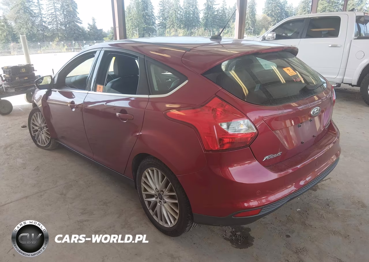 2014 Ford Focus Titanium VIN:1FADP3N28EL144724 - 3