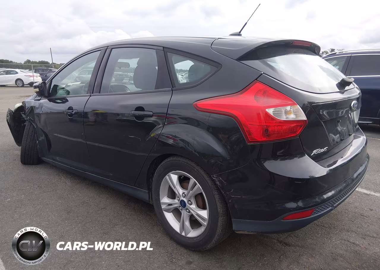2014 Ford Focus Se VIN:1FADP3K27EL335877 - 3