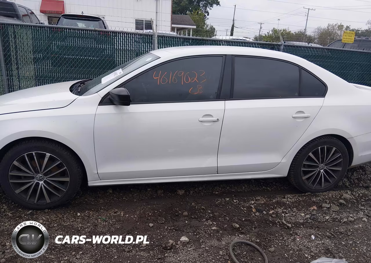 2016 Volkswagen Jetta 1.8T Sport VIN:3VWD17AJ7GM416842 - 14