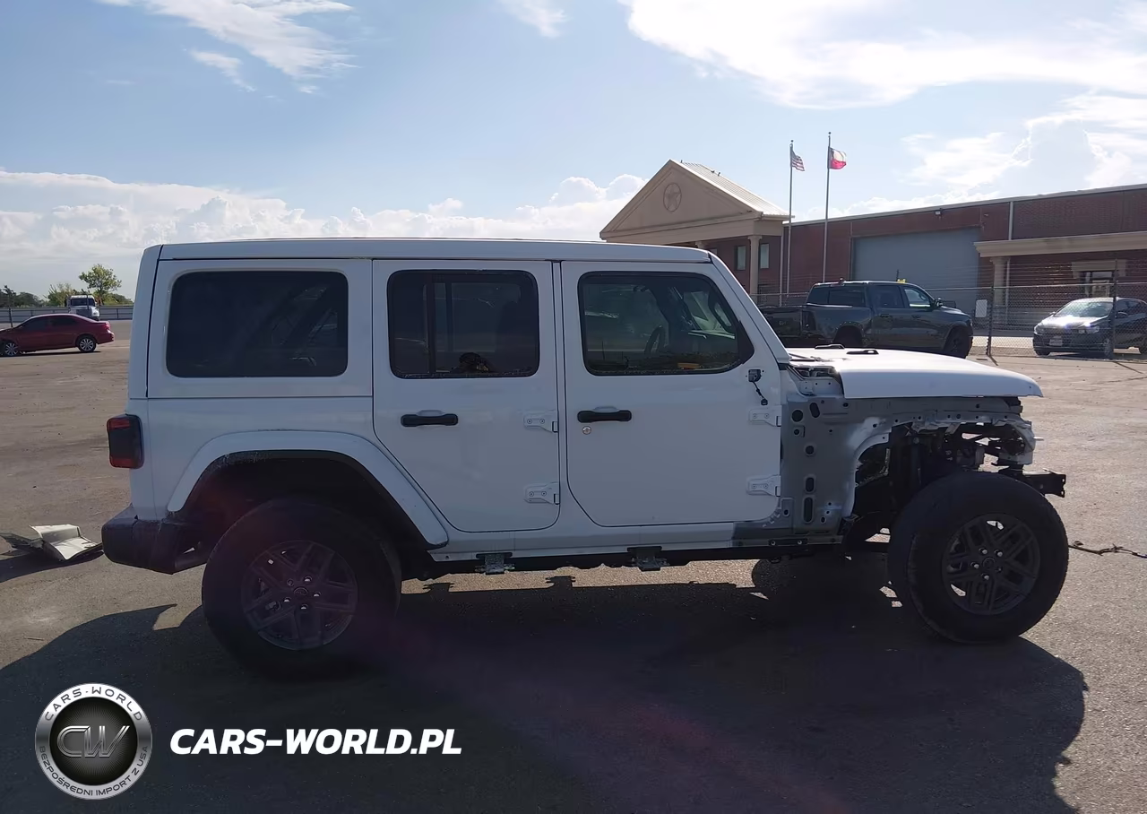 2025 Jeep Wrangler 4-Door Sahara 4X4 VIN:1C4PJXEG3SW609755 - 13