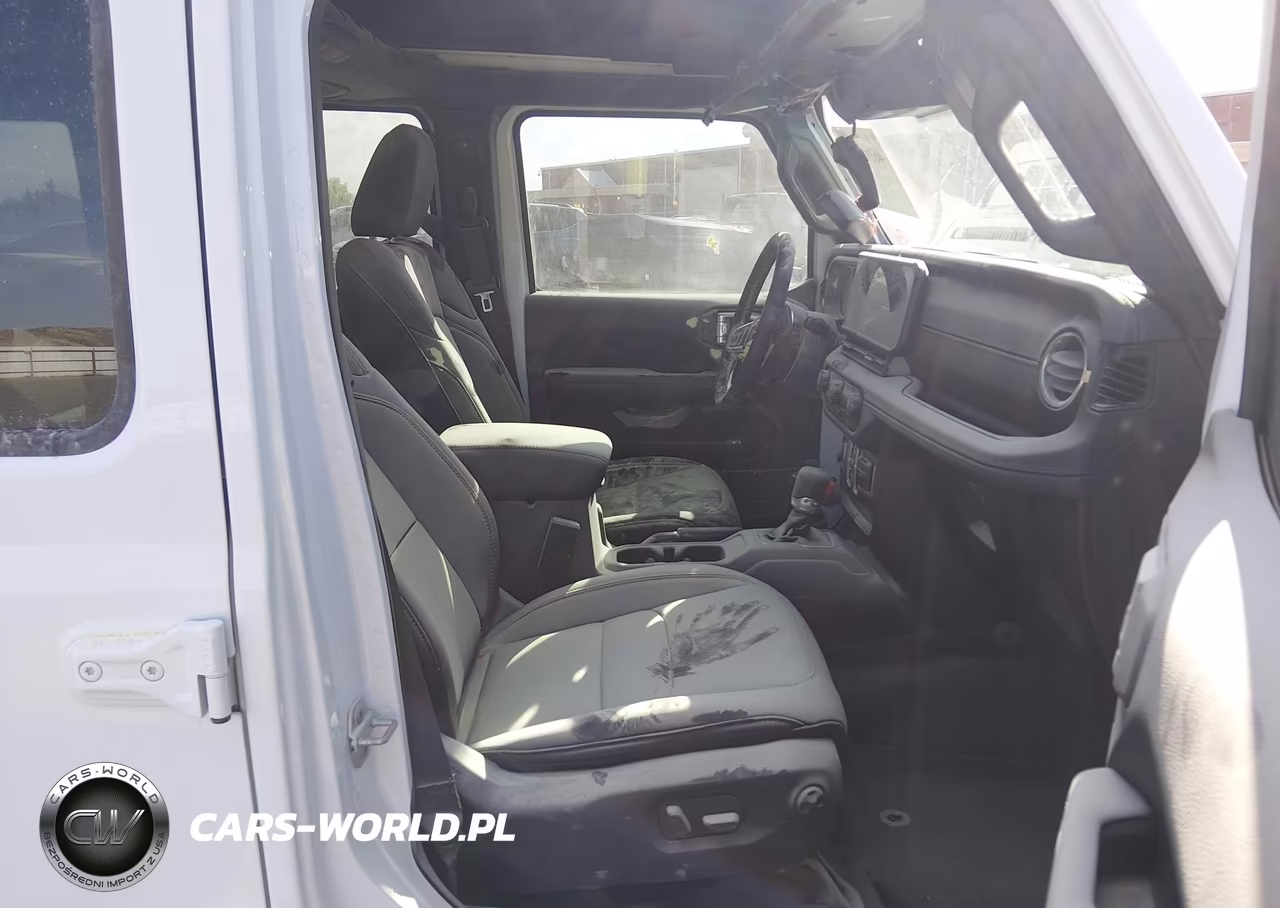 2025 Jeep Wrangler 4-Door Sahara 4X4 VIN:1C4PJXEG3SW609755 - 5