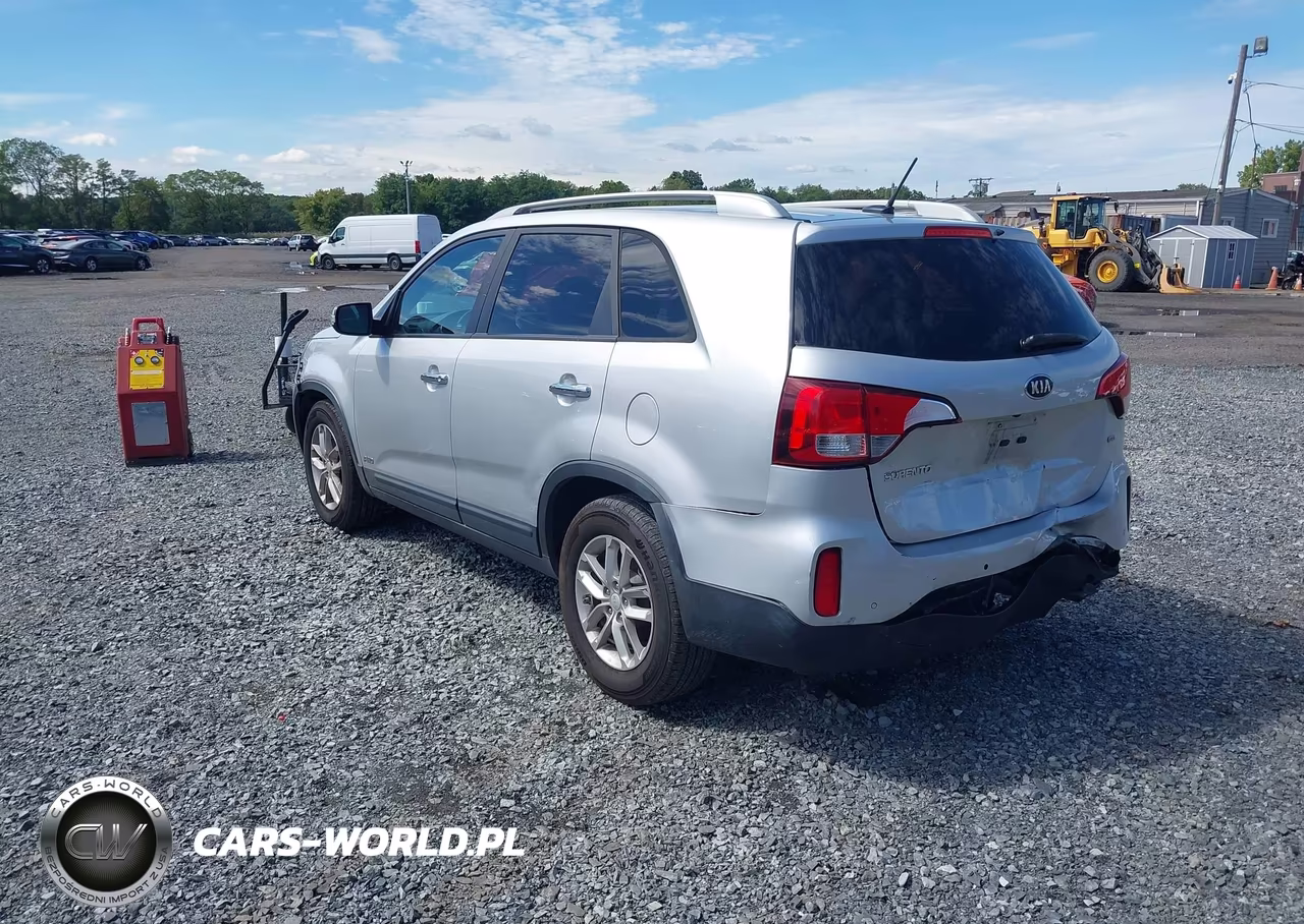 2015 Kia Sorento Lx VIN:5XYKTCA6XFG604131 - 3