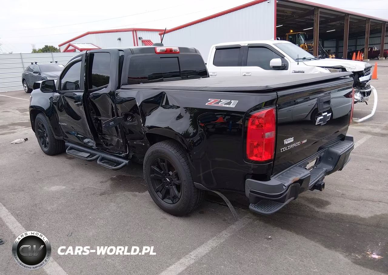2017 Chevrolet Colorado Z71 VIN:1GCHTDEN8H1156668 - 3