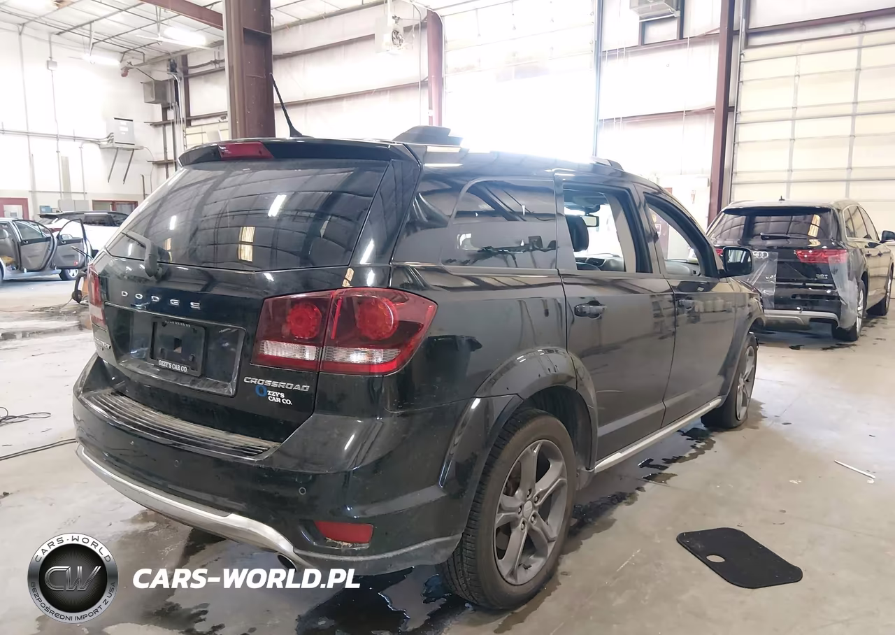 2017 Dodge Journey Crossroad Plus Awd VIN:3C4PDDGG3HT502206 - 4
