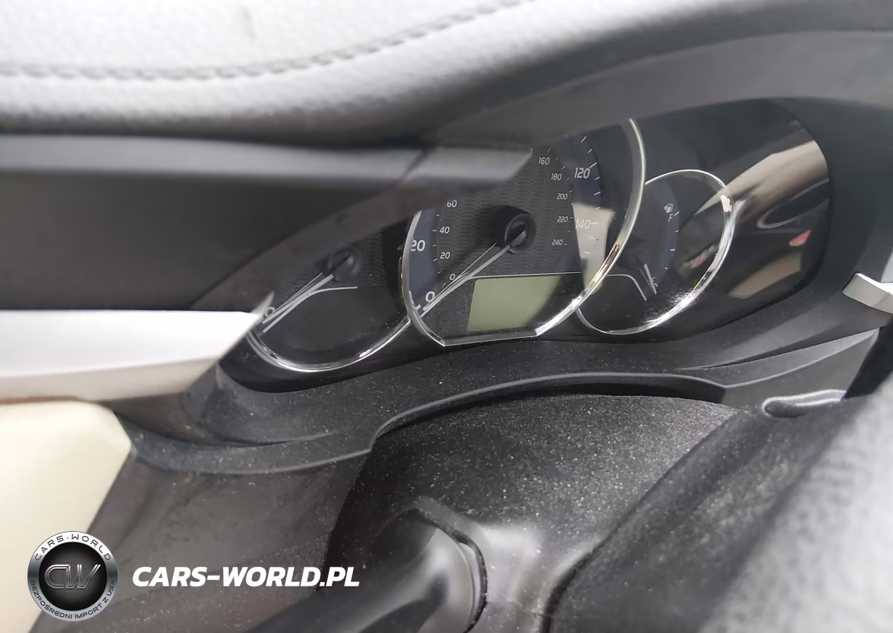 2016 Toyota Corolla Le VIN:2T1BURHEXGC698215 - 14