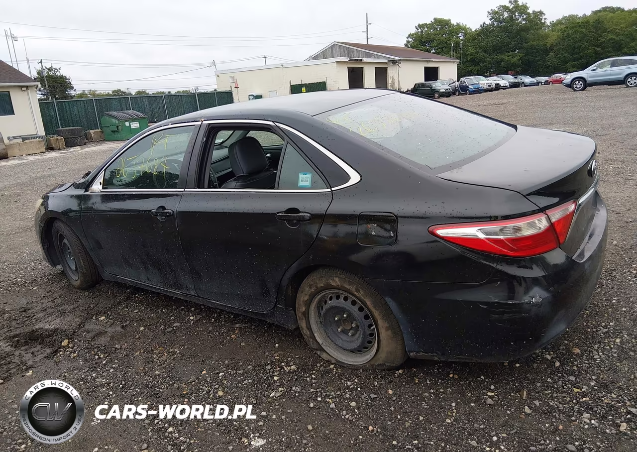 2015 Toyota Camry Hybrid Le VIN:4T1BD1FK8FU142430 - 13
