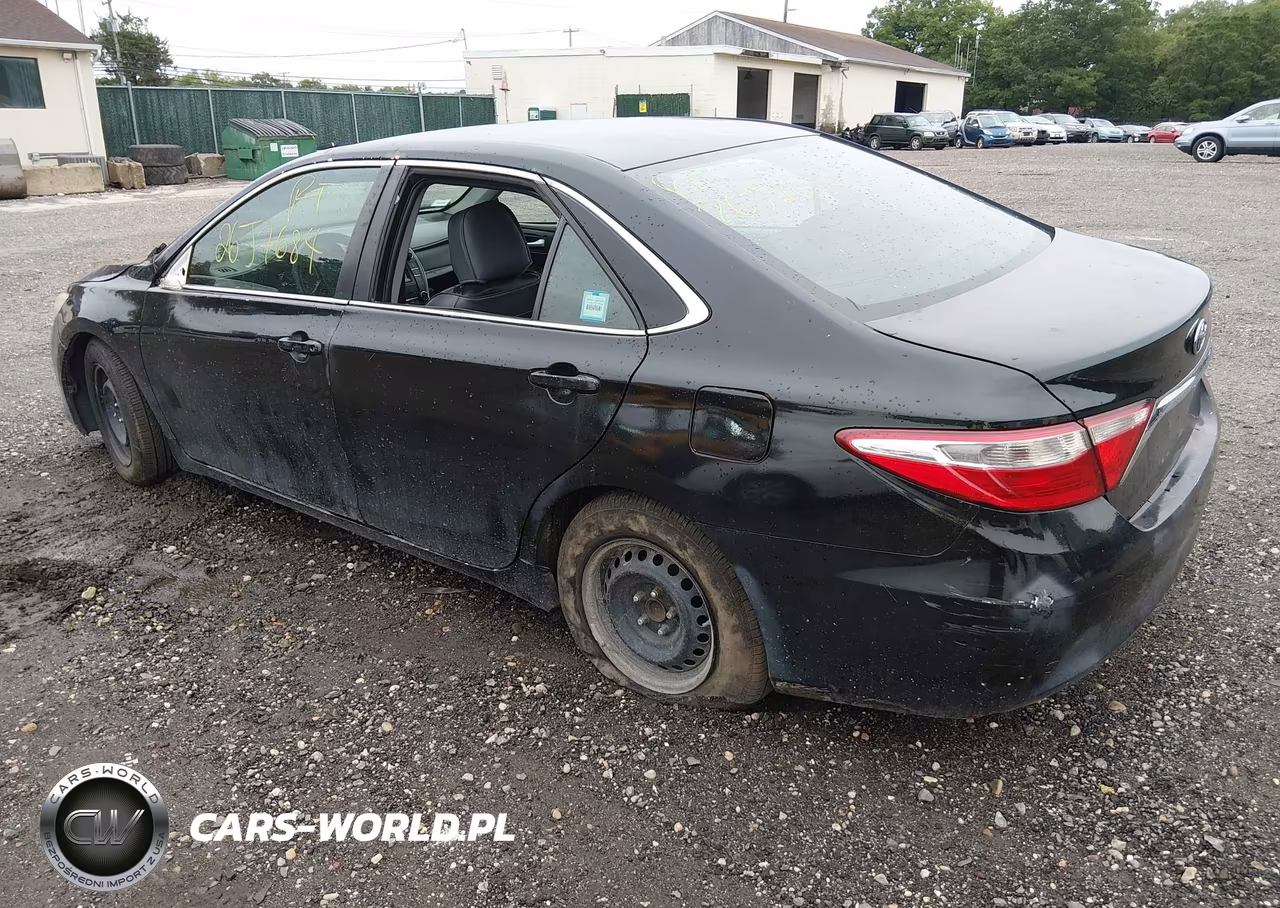 2015 Toyota Camry Hybrid Le VIN:4T1BD1FK8FU142430 - 3