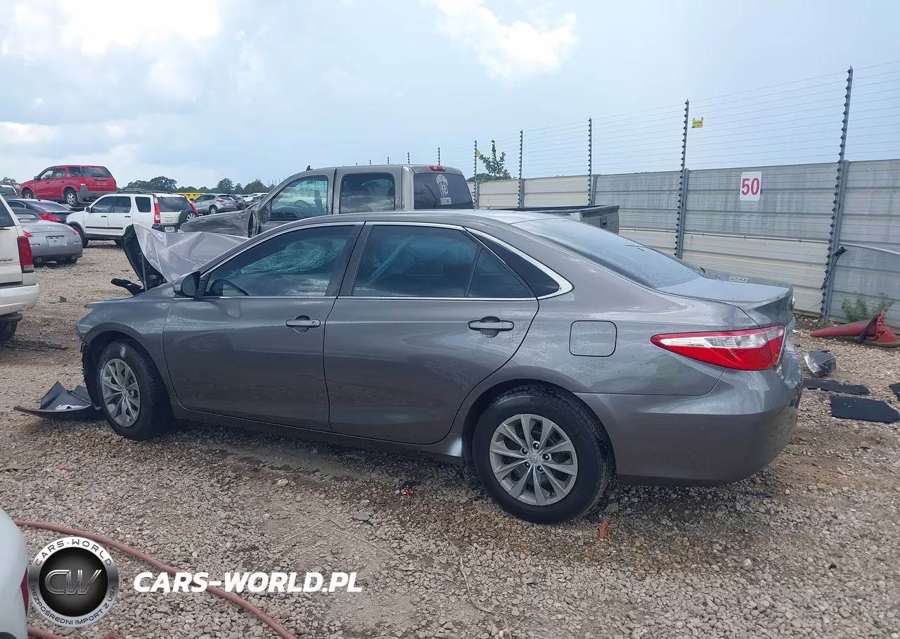 2017 Toyota Camry Le VIN:4T1BF1FK7HU324634 - 14