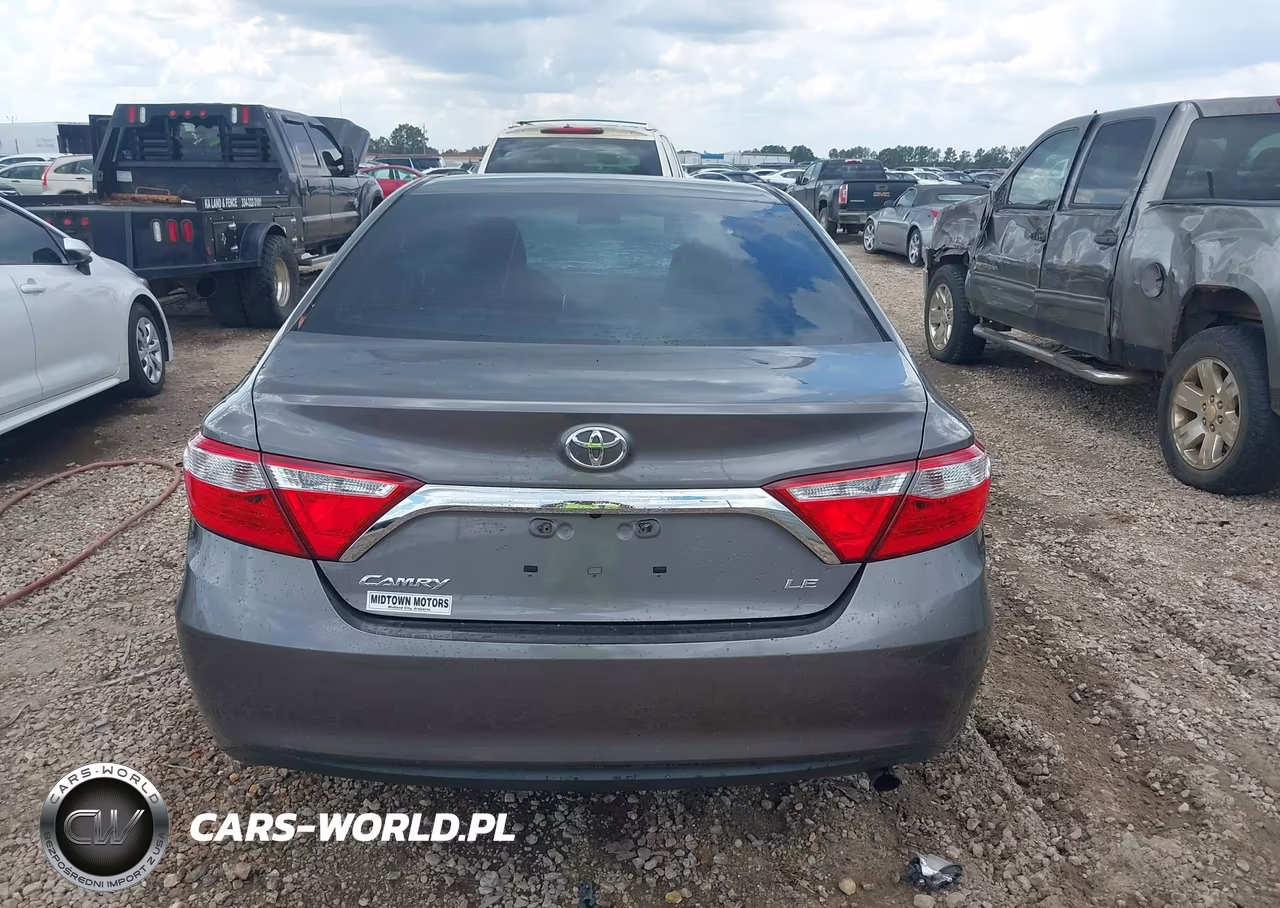 2017 Toyota Camry Le VIN:4T1BF1FK7HU324634 - 16