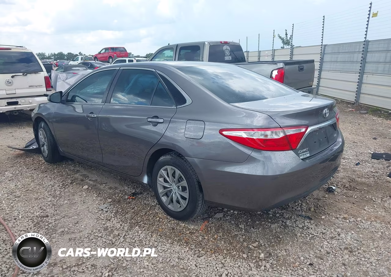 2017 Toyota Camry Le VIN:4T1BF1FK7HU324634 - 3