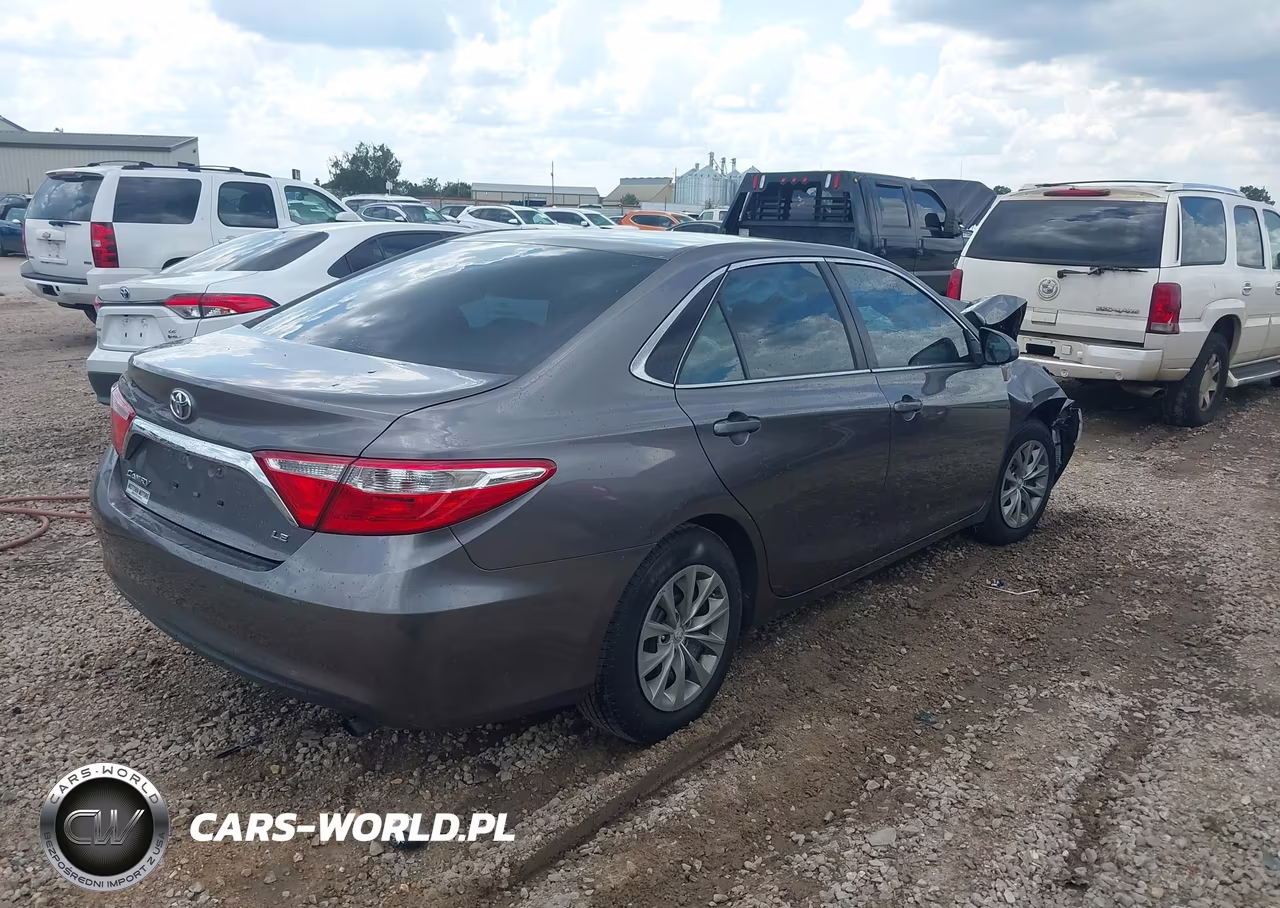 2017 Toyota Camry Le VIN:4T1BF1FK7HU324634 - 4