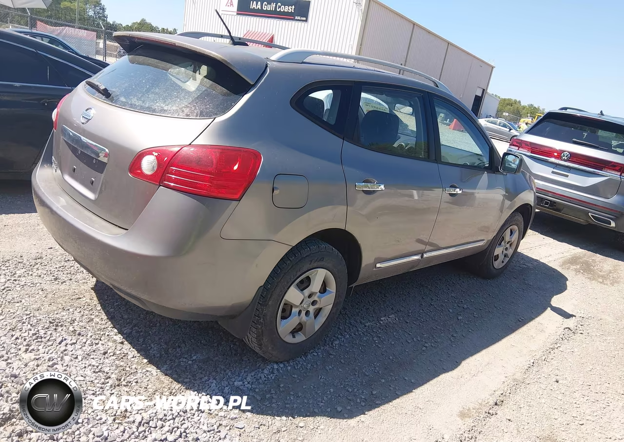 2015 Nissan Rogue Select S VIN:JN8AS5MT5FW150194 - 4