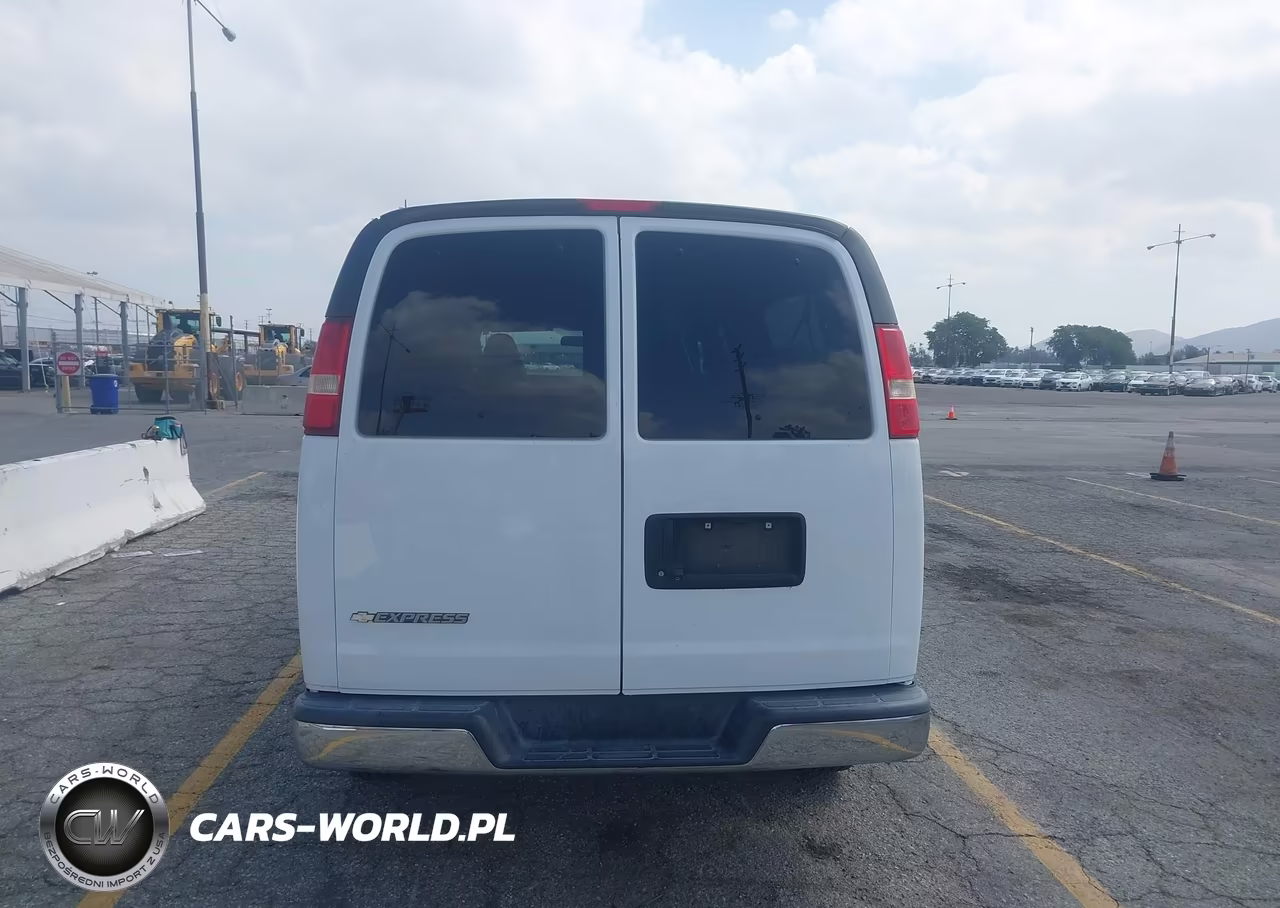 2018 Chevrolet Express 3500 Lt VIN:1GAZGPFG4J1305022 - 16