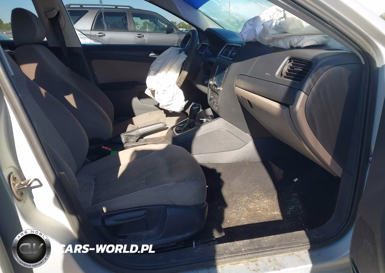 2011 Volkswagen Jetta 2.0L S VIN:3VW2K7AJ1BM103105 - 5