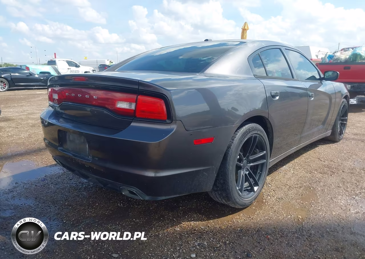 2013 Dodge Charger Sxt VIN:2C3CDXHG0DH709111 - 4