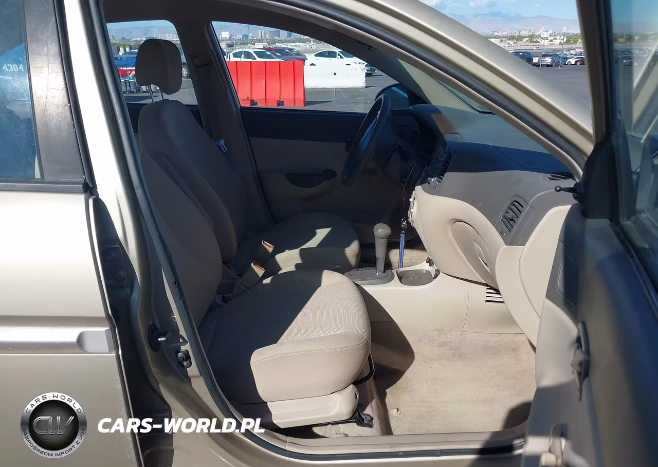 2006 Hyundai Accent Gls VIN:KMHCN46C66U059395 - 5